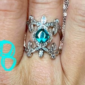 Floral Design Ring - Turquoise Stone